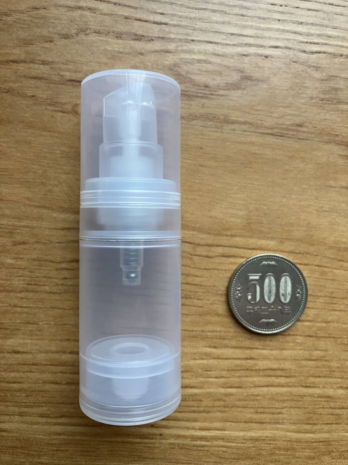 セリア：エアレスボトルポンプタイプ 15ml