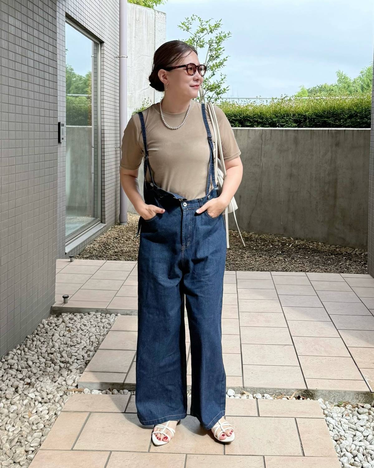 サスペンダー付きのデニムパンツを選ぶ♪