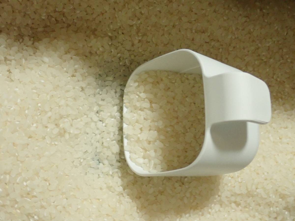 ダイソー：お米の計量カップ