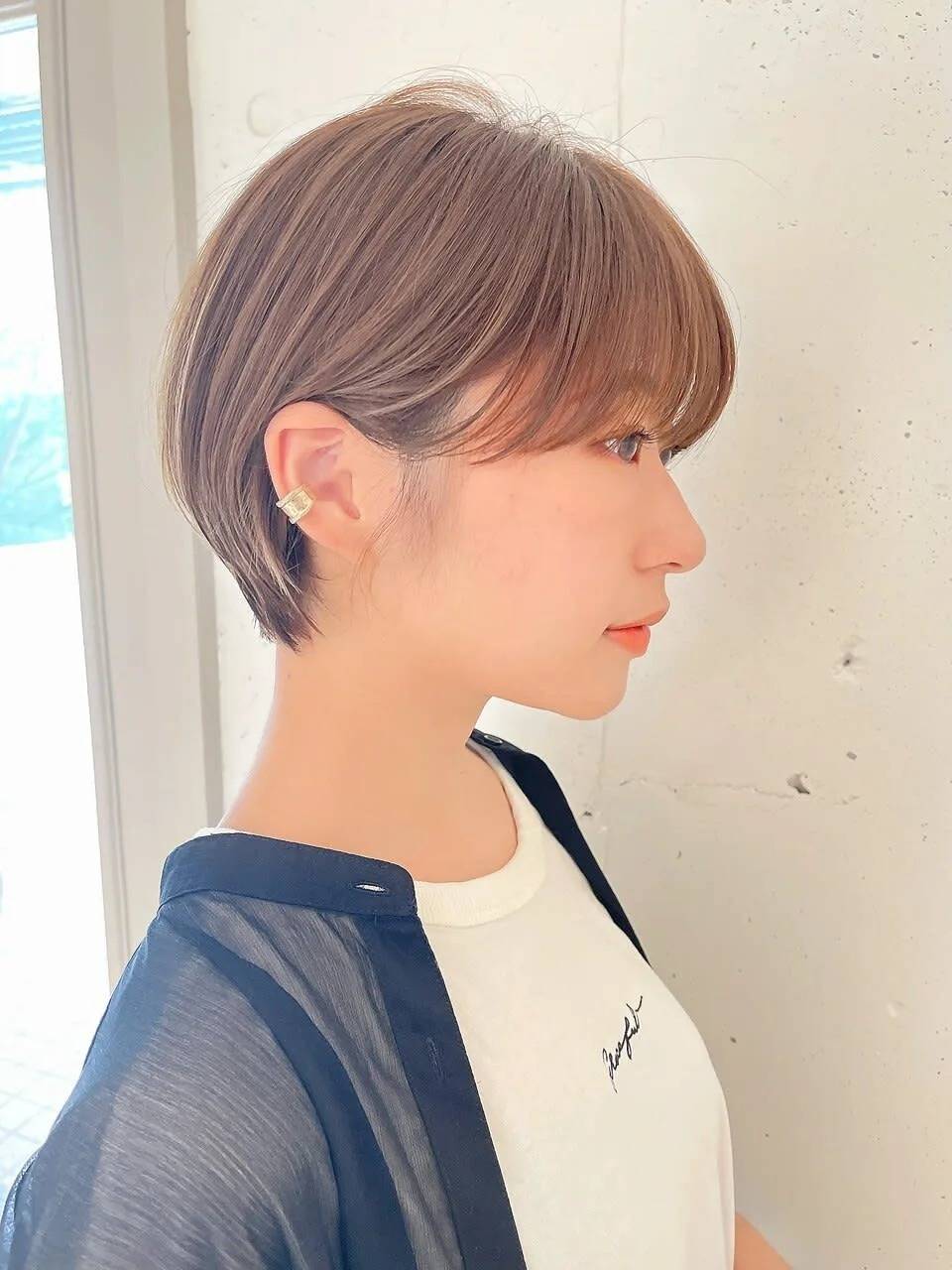 ベージュ