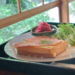 【鎌倉ランチ】美しいお庭を眺めながら味わう！古民家カフェのオープンサンド