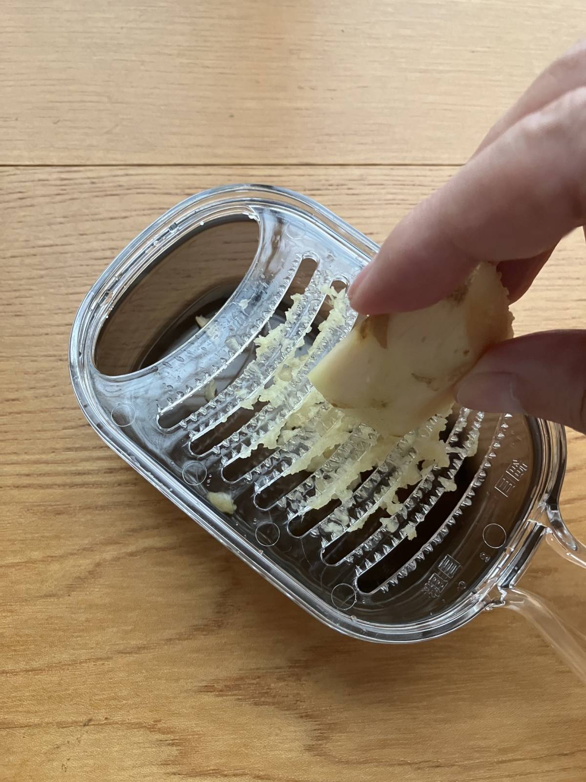ダイソー：保存できる薬味おろし CBK