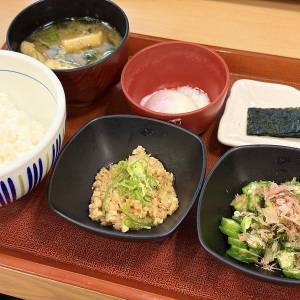 【なか卯】「お手頃価格で美味しい」「神朝食」SNSでも大絶賛の新作朝食！正直レビューしてみた