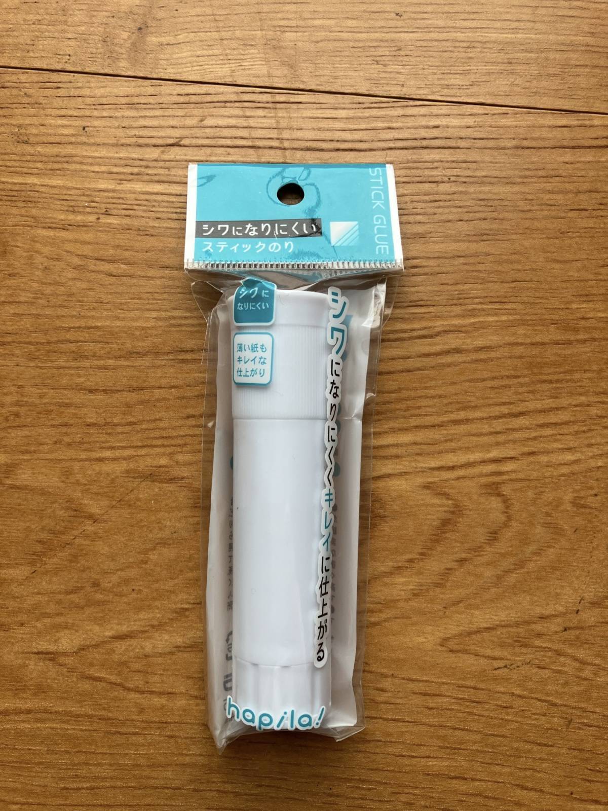 セリア：シワになりにくいスティックのり