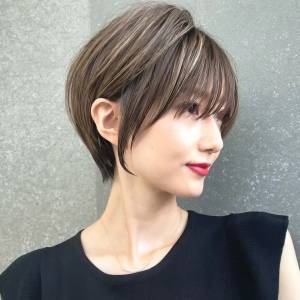 白髪を自然に活かせる！50代必見のヘアカラー5選〜2026年晩夏〜