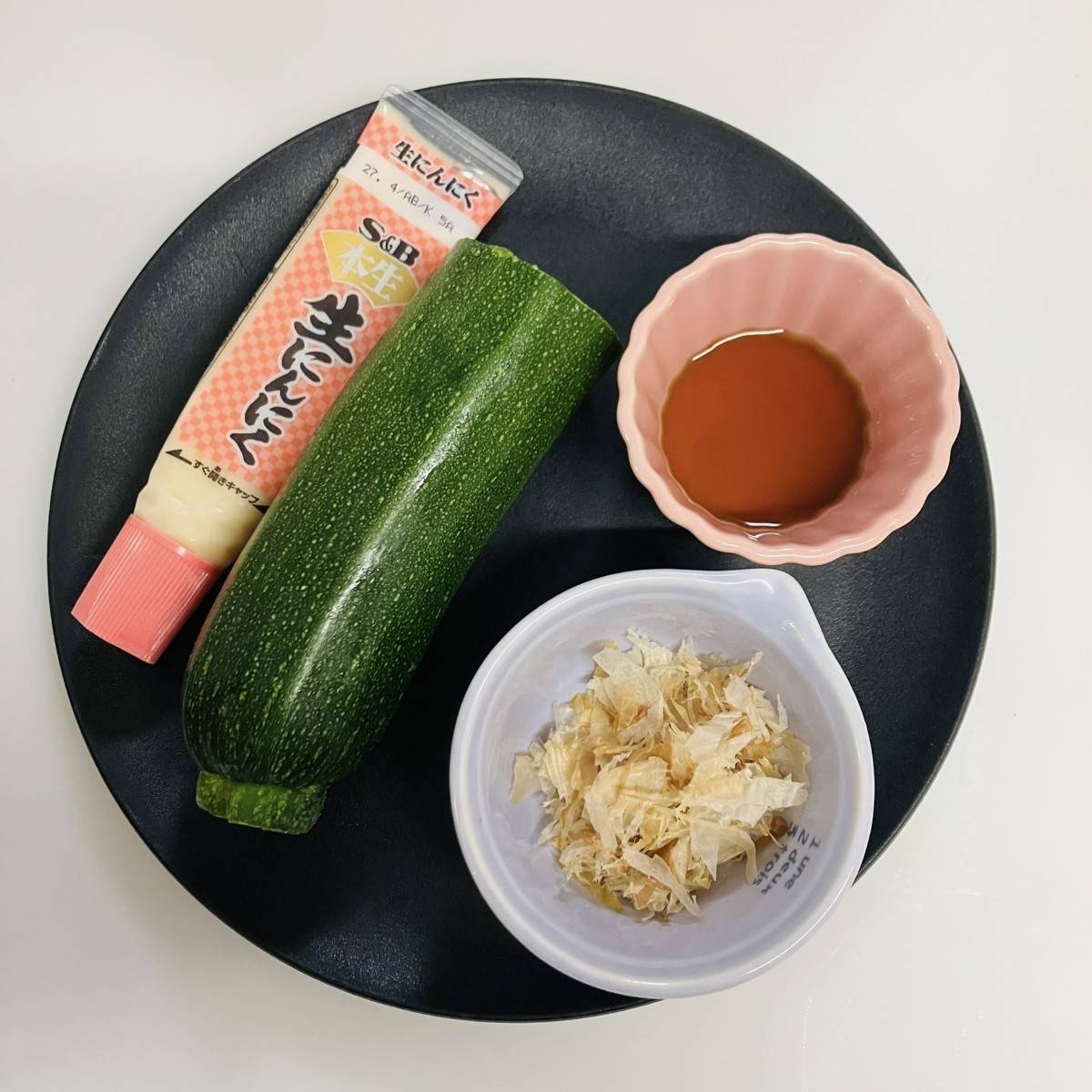 JAグループ公式の「ズッキーニのレンジ蒸し」のレシピ