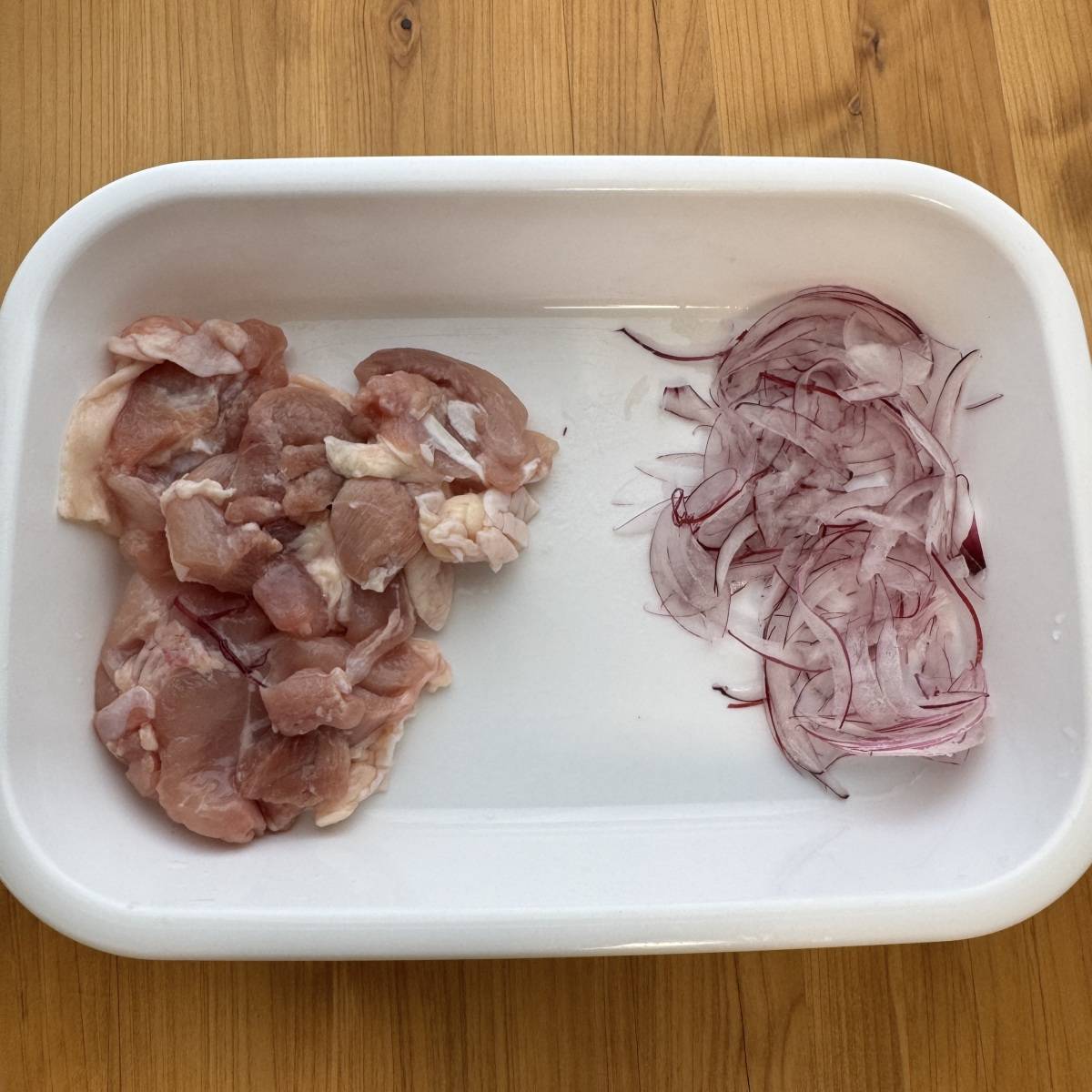 マルちゃん公式の「もちもち麺の【タイ風カオソーイ】」のレシピ