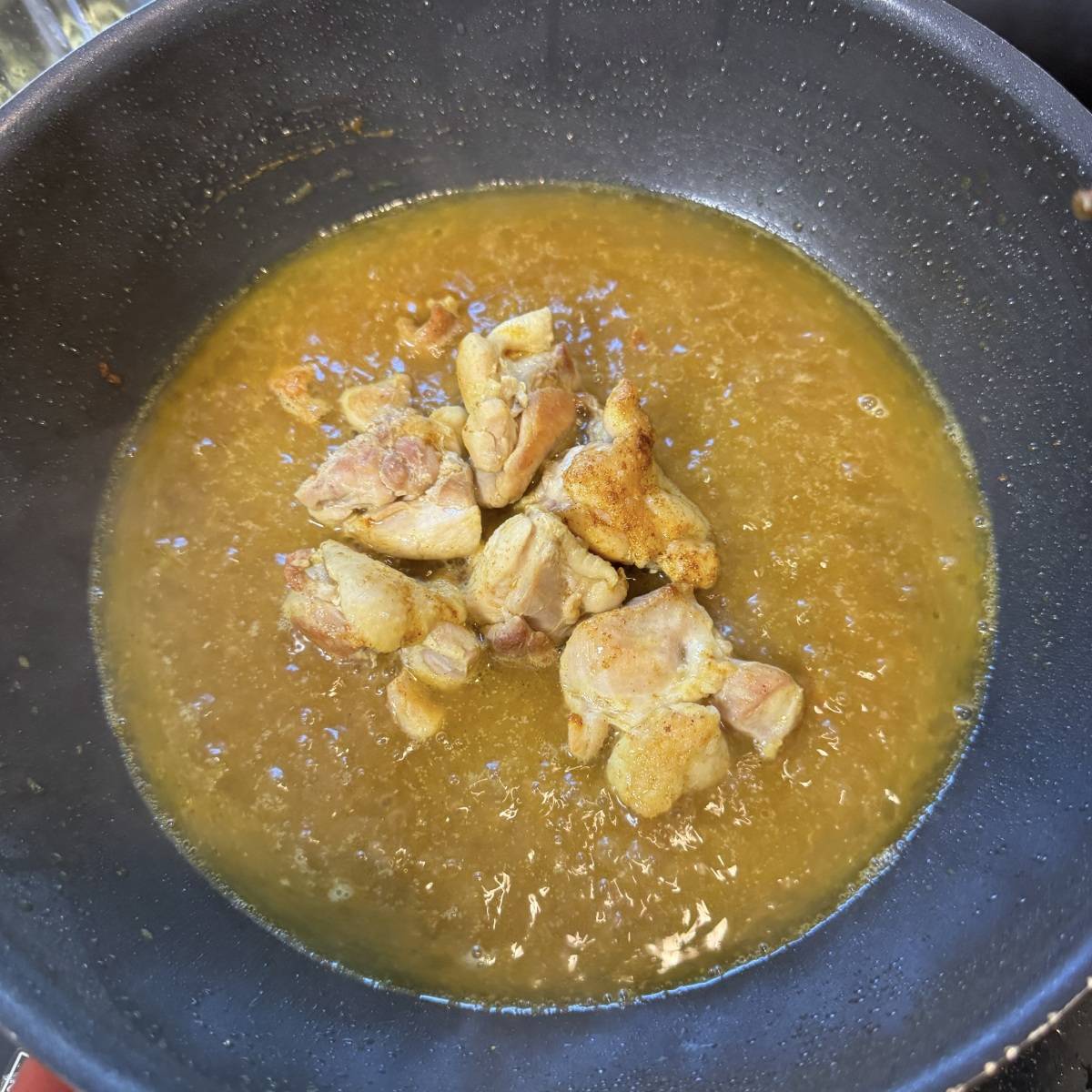 マルちゃん公式の「もちもち麺の【タイ風カオソーイ】」のレシピ