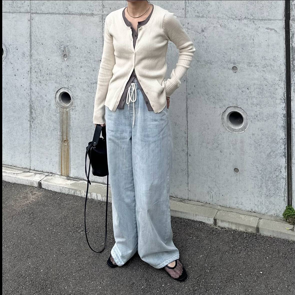 カーディガンの重ね着で今っぽく♪