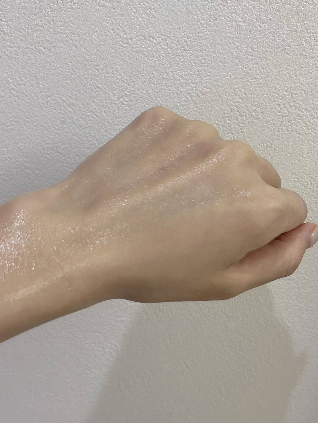 Beautederm スキン エクソトキシン エリクサー クリームを手に塗ったところ