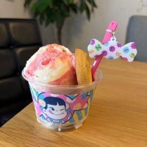 可愛いチャーム付き♪サーティワン×ミルキーコラボのアイスクリーム