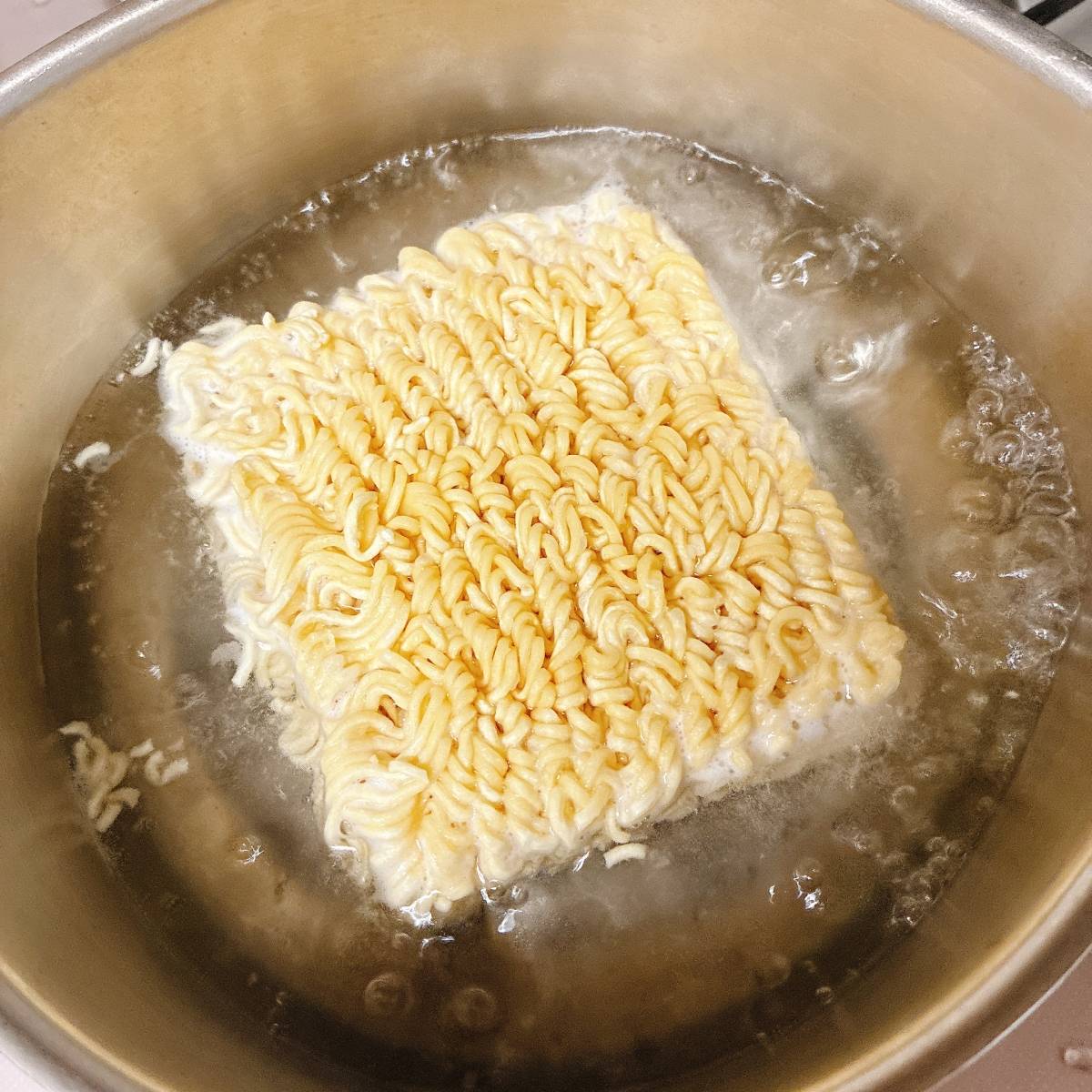 サッポロ一番公式の「かき揚げしょうゆラーメン」のレシピ