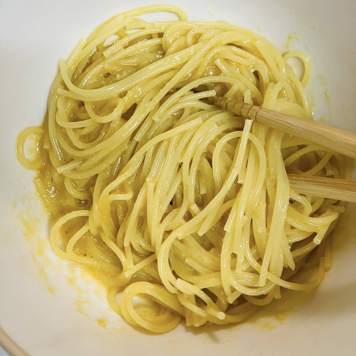 マ・マー公式の「混ぜるだけで簡単♪ツナのかまたまパスタ」のレシピ