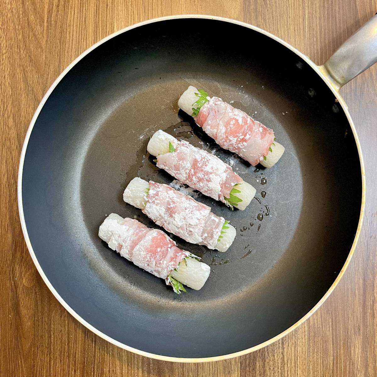ニッスイ公式の「肉巻き活ちくわの照り焼き」のレシピ