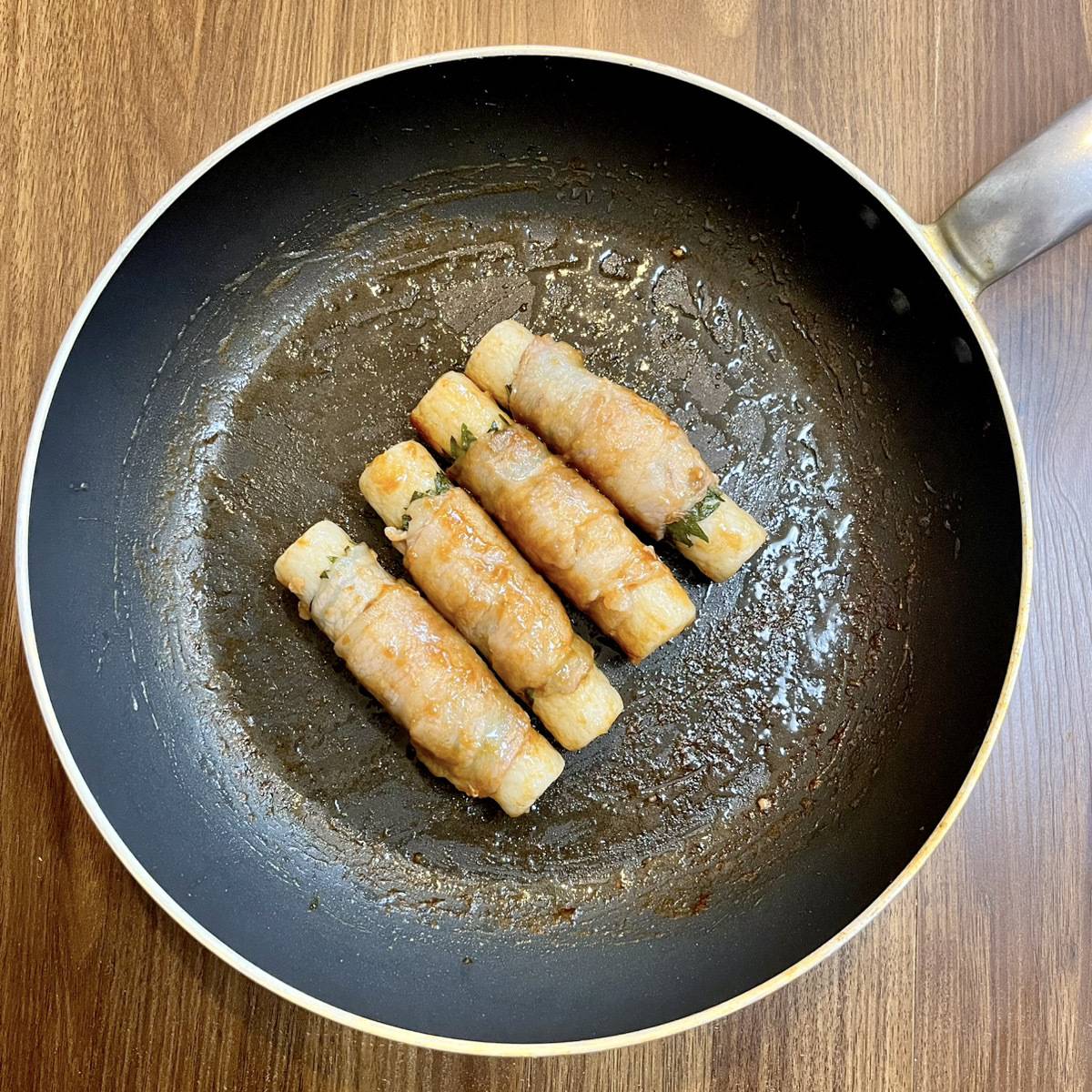 ニッスイ公式の「肉巻き活ちくわの照り焼き」のレシピ