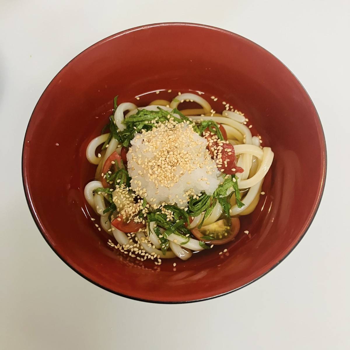 テーブルマーク公式の「薬味たっぷり冷やしうどん」のレシピ