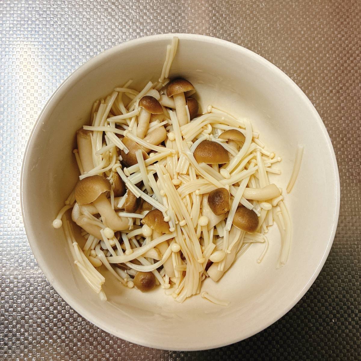 JAグループ公式の「たっぷり薬味のきのこポン酢パスタ」のレシピ