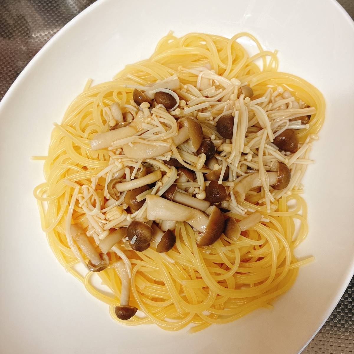 JAグループ公式の「たっぷり薬味のきのこポン酢パスタ」のレシピ