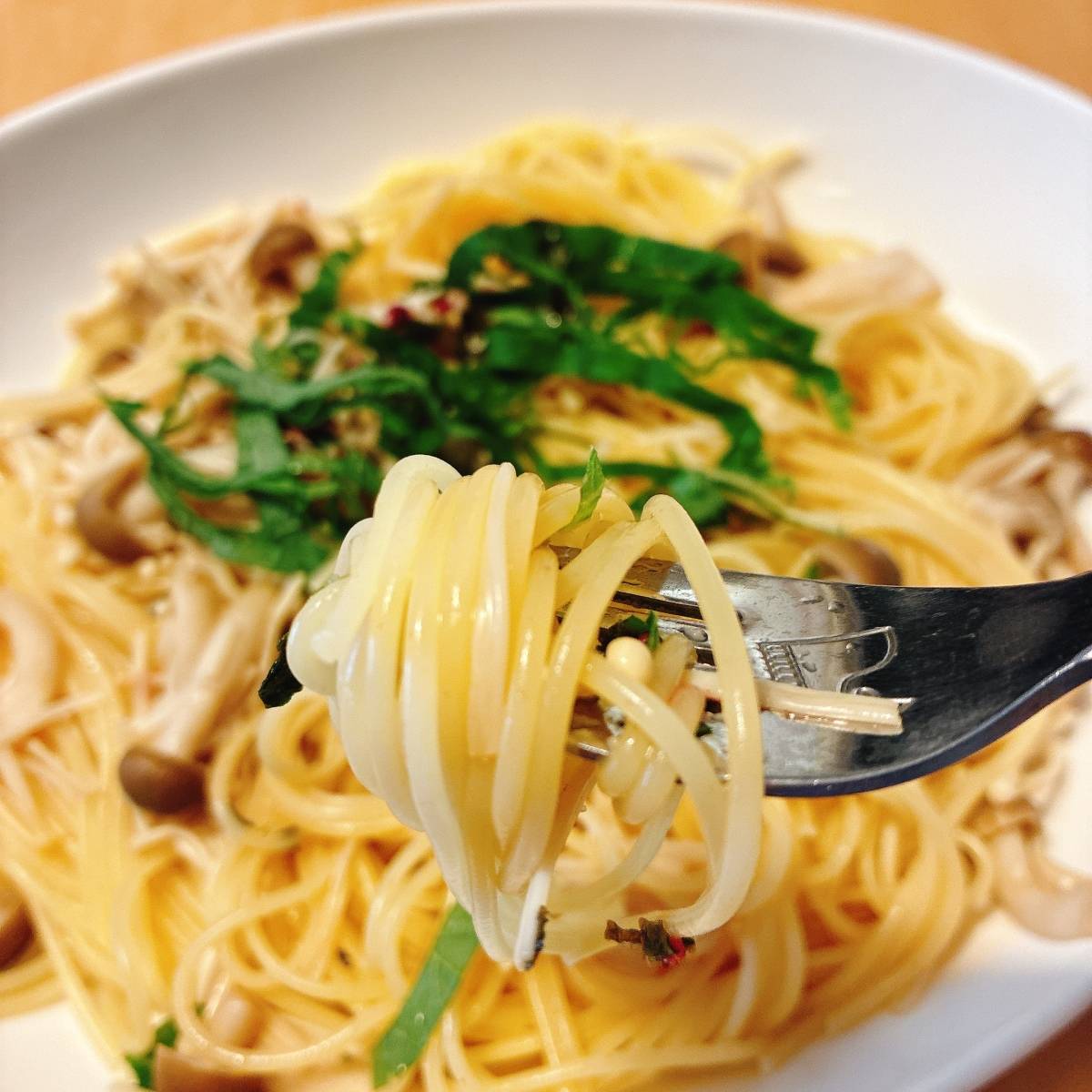 JAグループ公式の「たっぷり薬味のきのこポン酢パスタ」のレシピ