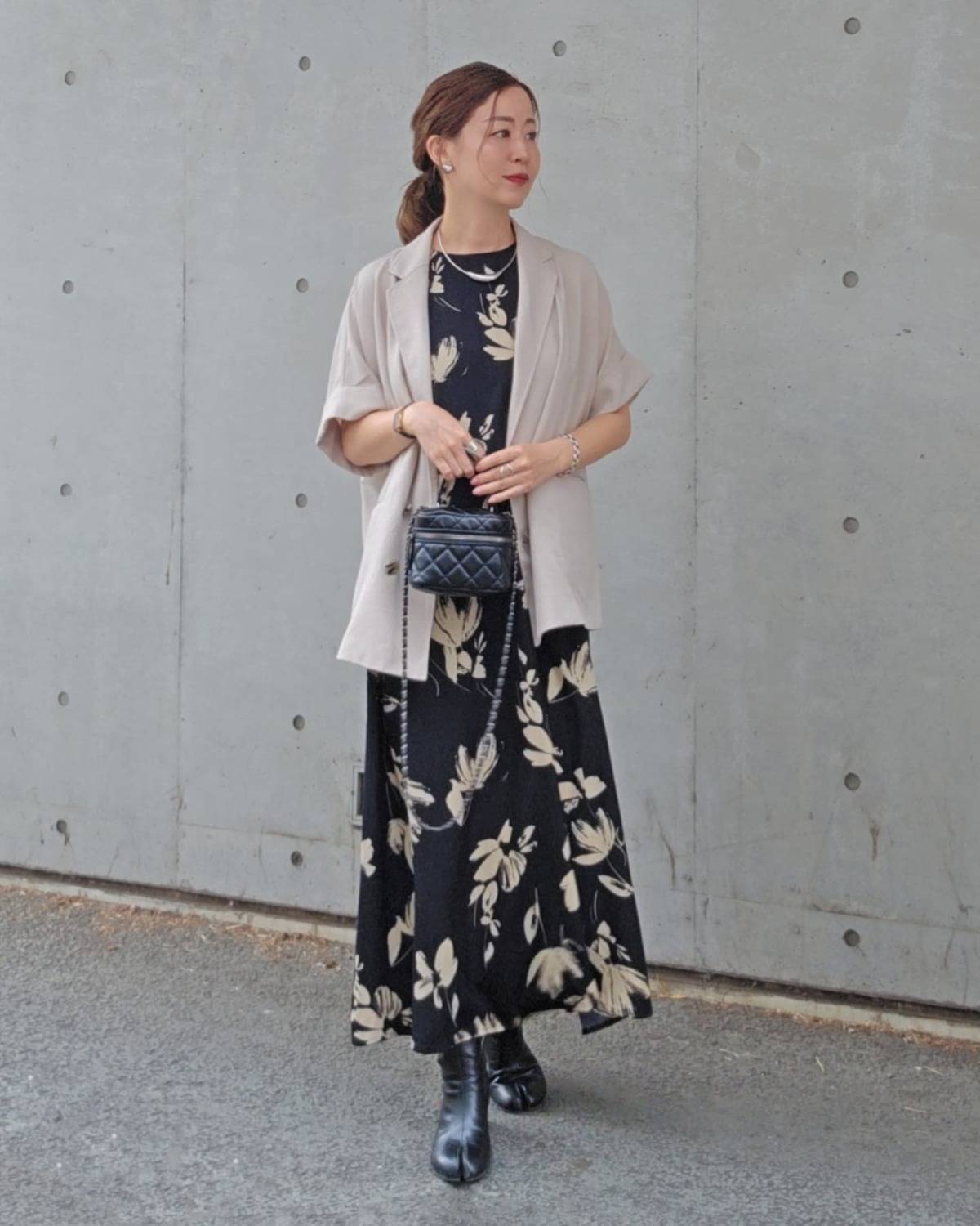 花柄ワンピース×半袖ジャケット