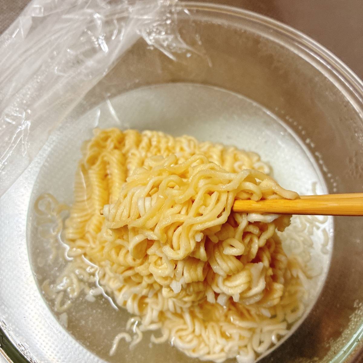 サッポロ一番公式の「レンジで！まぜまぜサンラータンメン」のレシピ