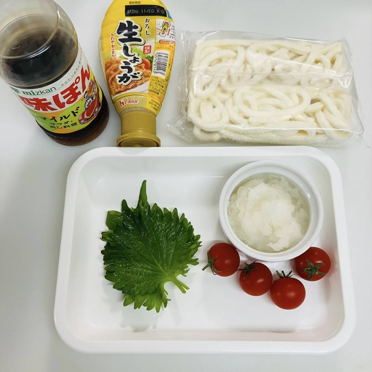 テーブルマーク公式の「しょうがトマトのおろしうどん」のレシピ