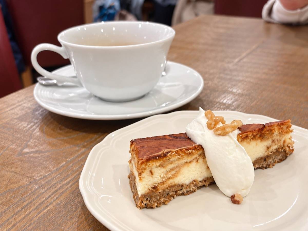 ケーキとコーヒー