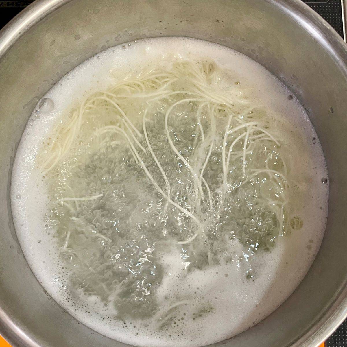 揖保乃糸公式の「たらマヨそうめん」のレシピ