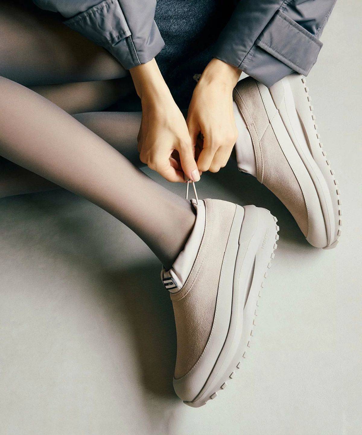 HUNTER for ADAM ET ROPE' 別注TRAVEL FLOW SUEDE TRAINER