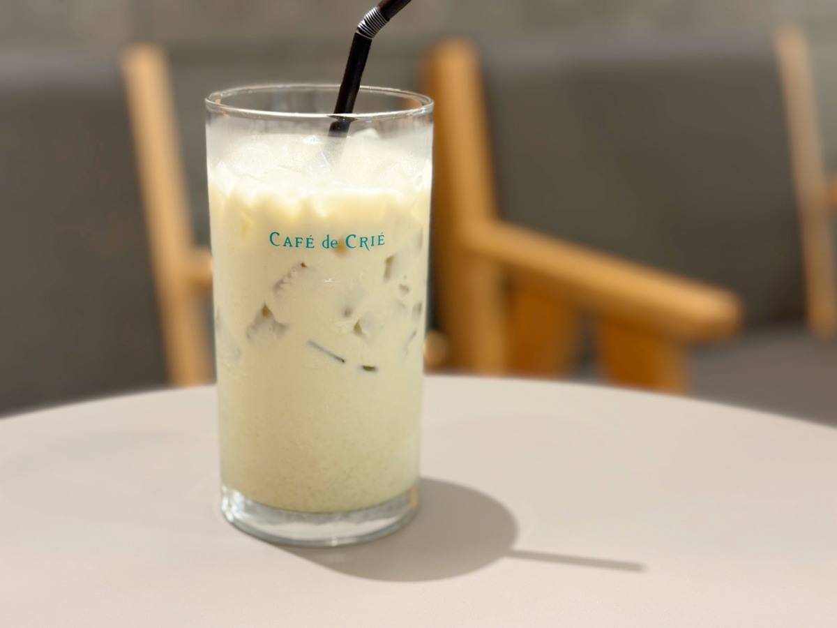 カフェ・ド・クリエの「ジャスミンティーラテ」