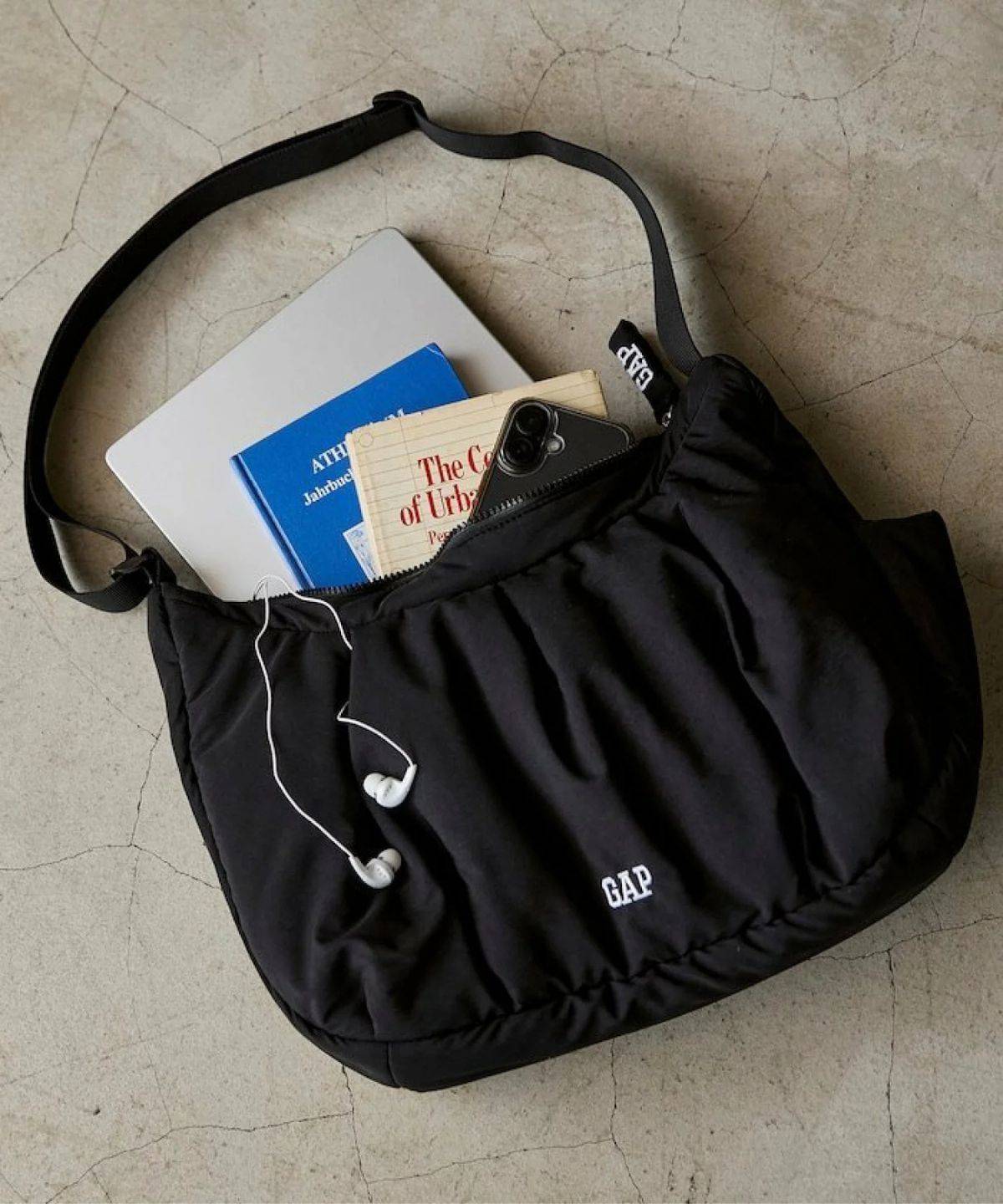 GAP 別注 中綿 ショルダーバッグ 限定展開