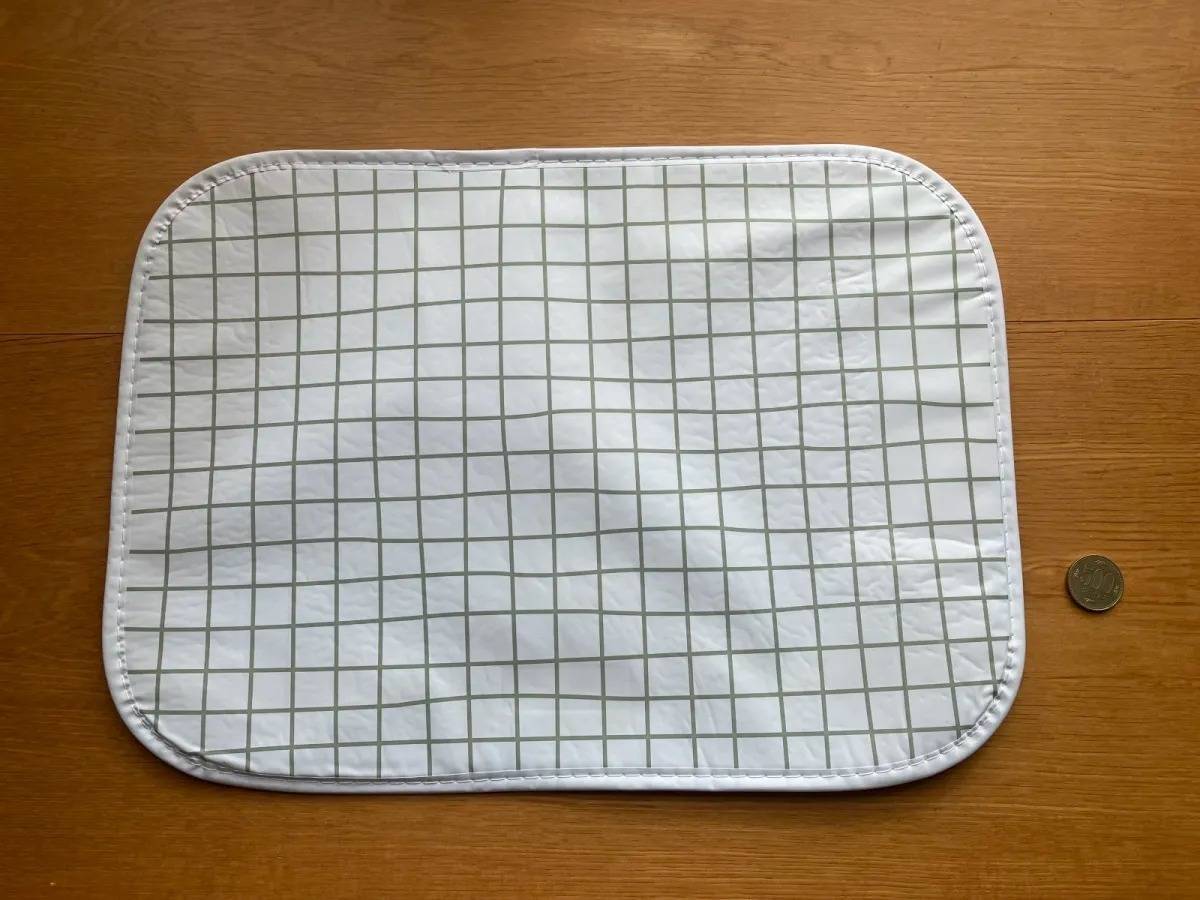 セリア：レンジ上耐熱マット グラフチェック
