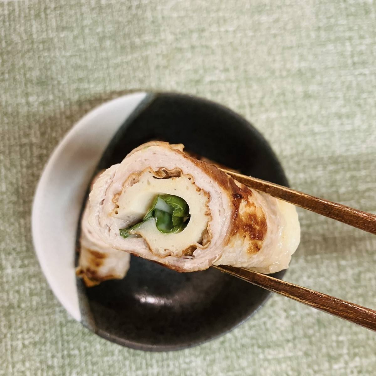 JAグループ公式の「竹輪でボリュームアップ！豚肉の大葉チーズロール」のレシピ