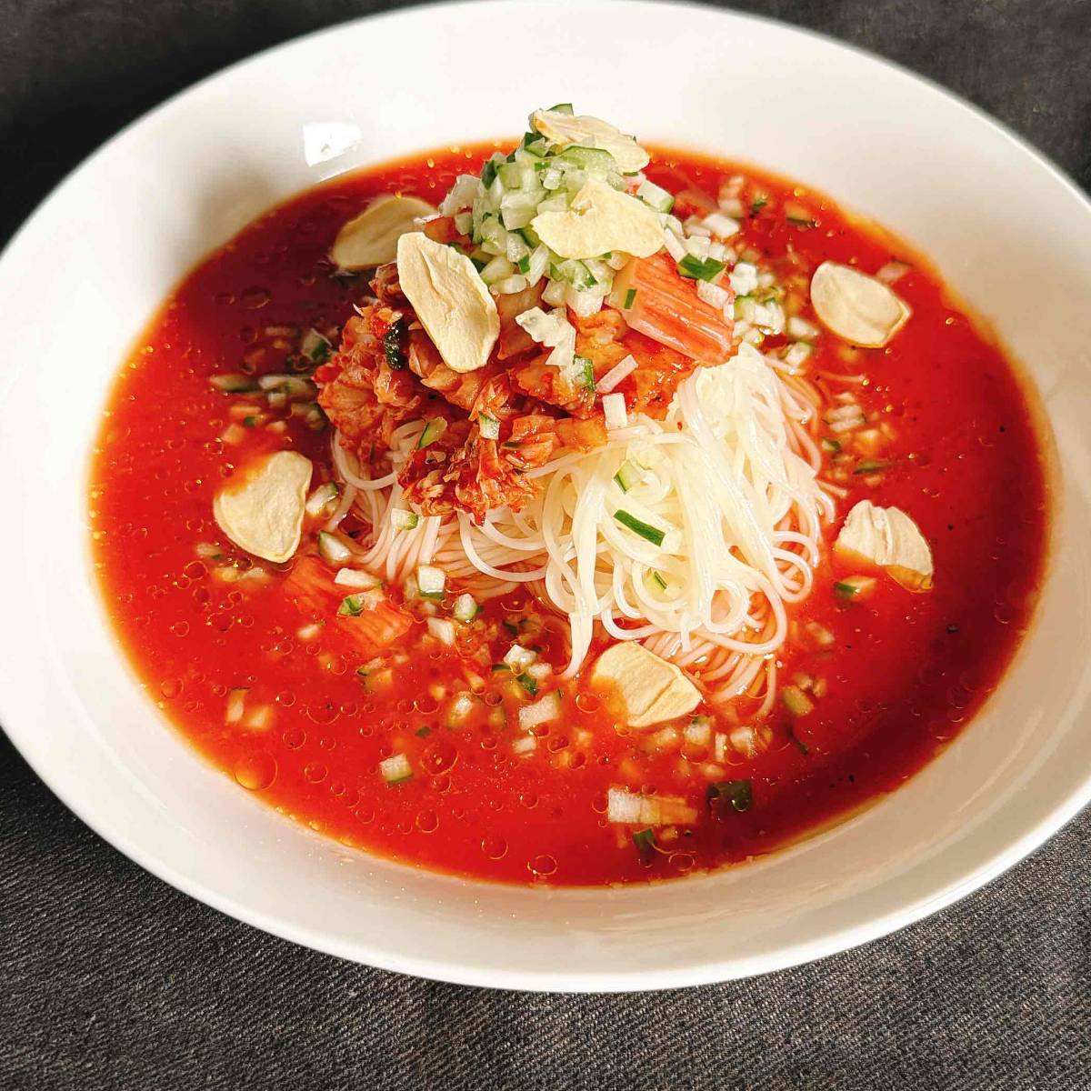 揖保乃糸公式の「ガスパチョ風キムチそうめん」のレシピ