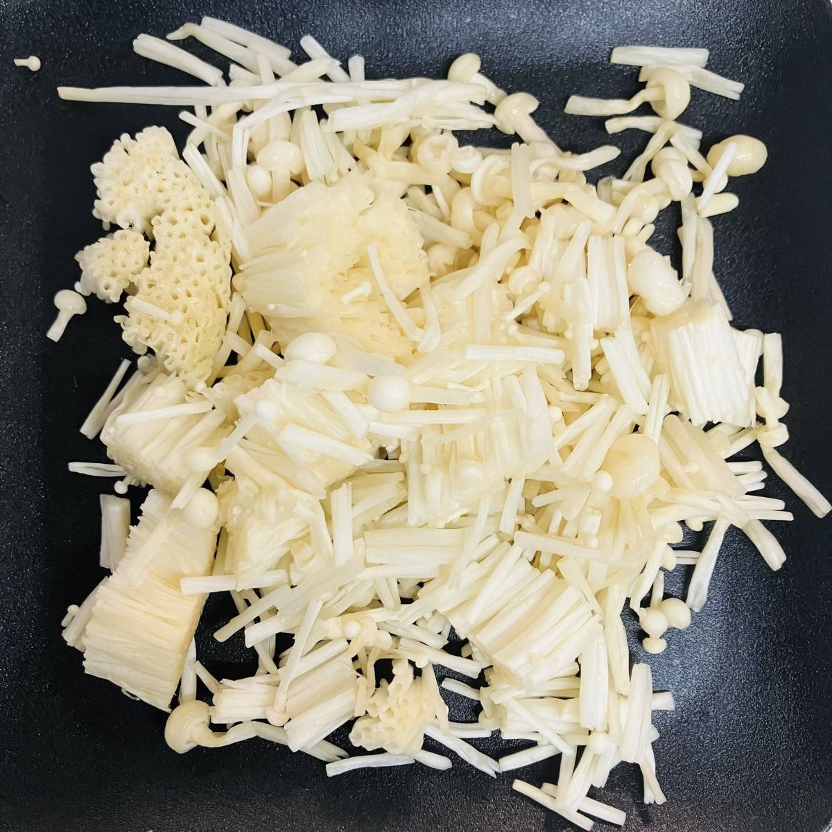 JAグループ公式の「ほうれん草と牛肉とエノキの煮浸し風」のレシピ