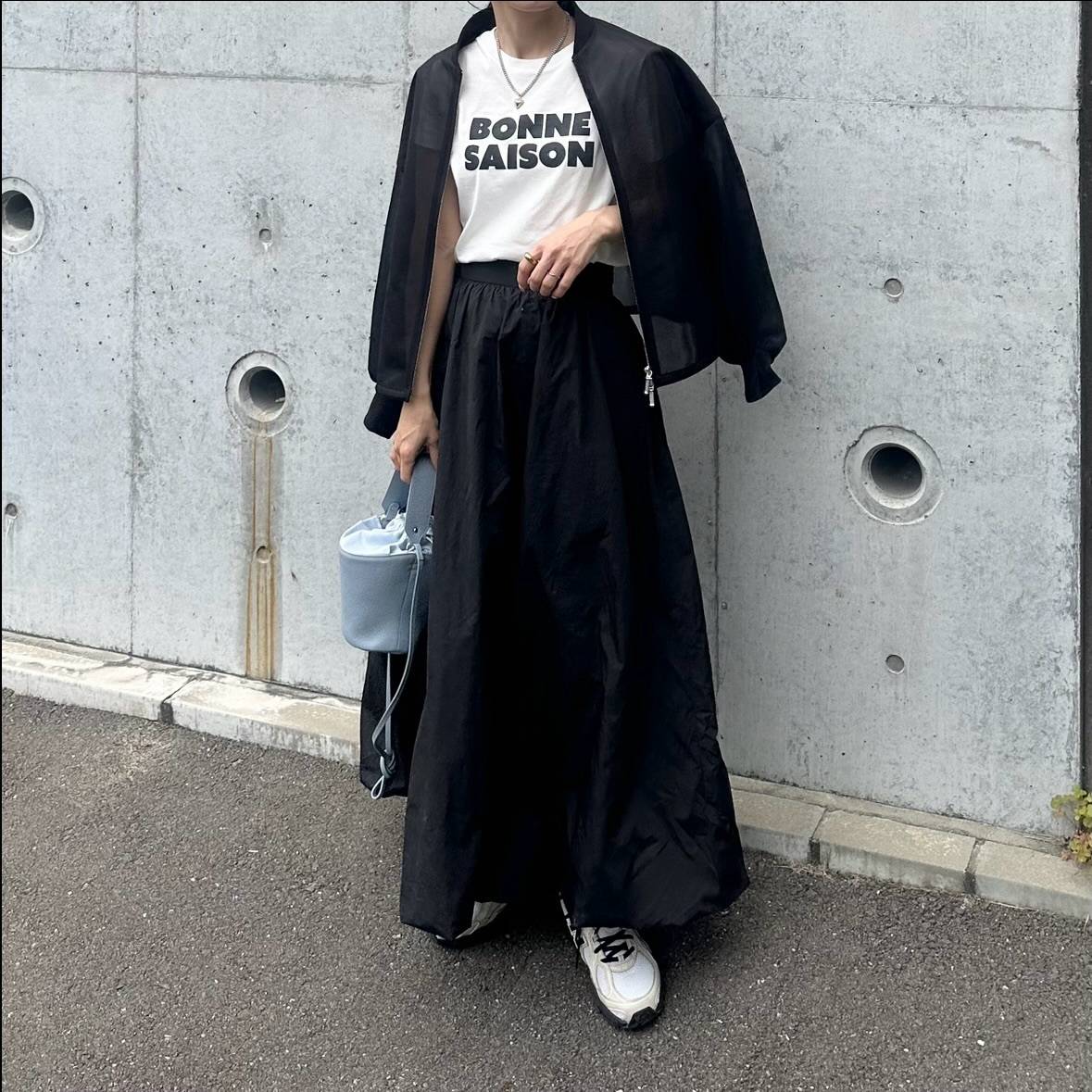 ロゴTシャツ×ブルゾン