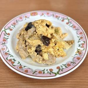 【餃子の王将】「一番おいしい」「間違いない美味さ」SNSで大絶賛の『肉と玉子のいりつけ』を食べてみた