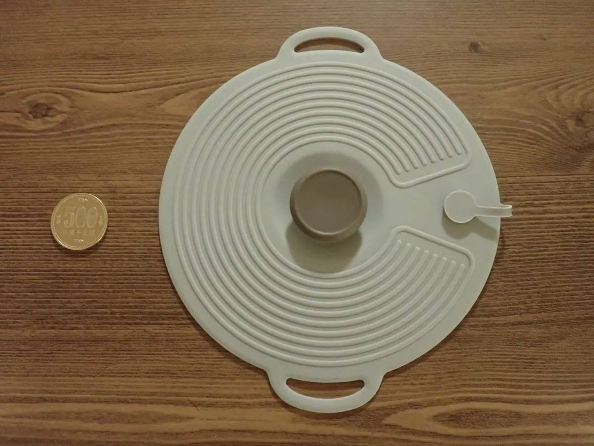 ダイソー:シリコーン鍋蓋(約15cm)