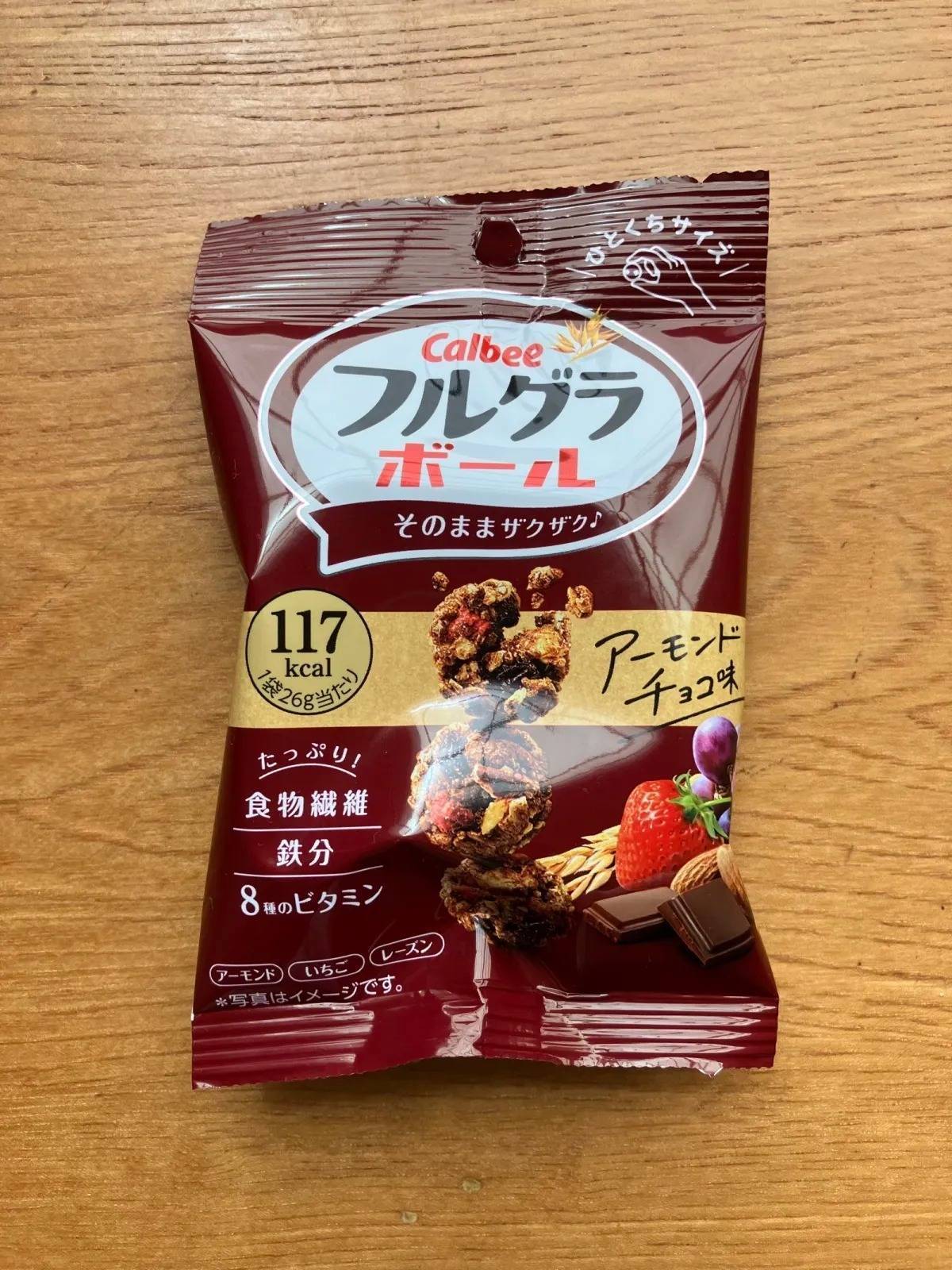 ダイソー：カルビー フルグラボールアーモンドチョコ味 26g