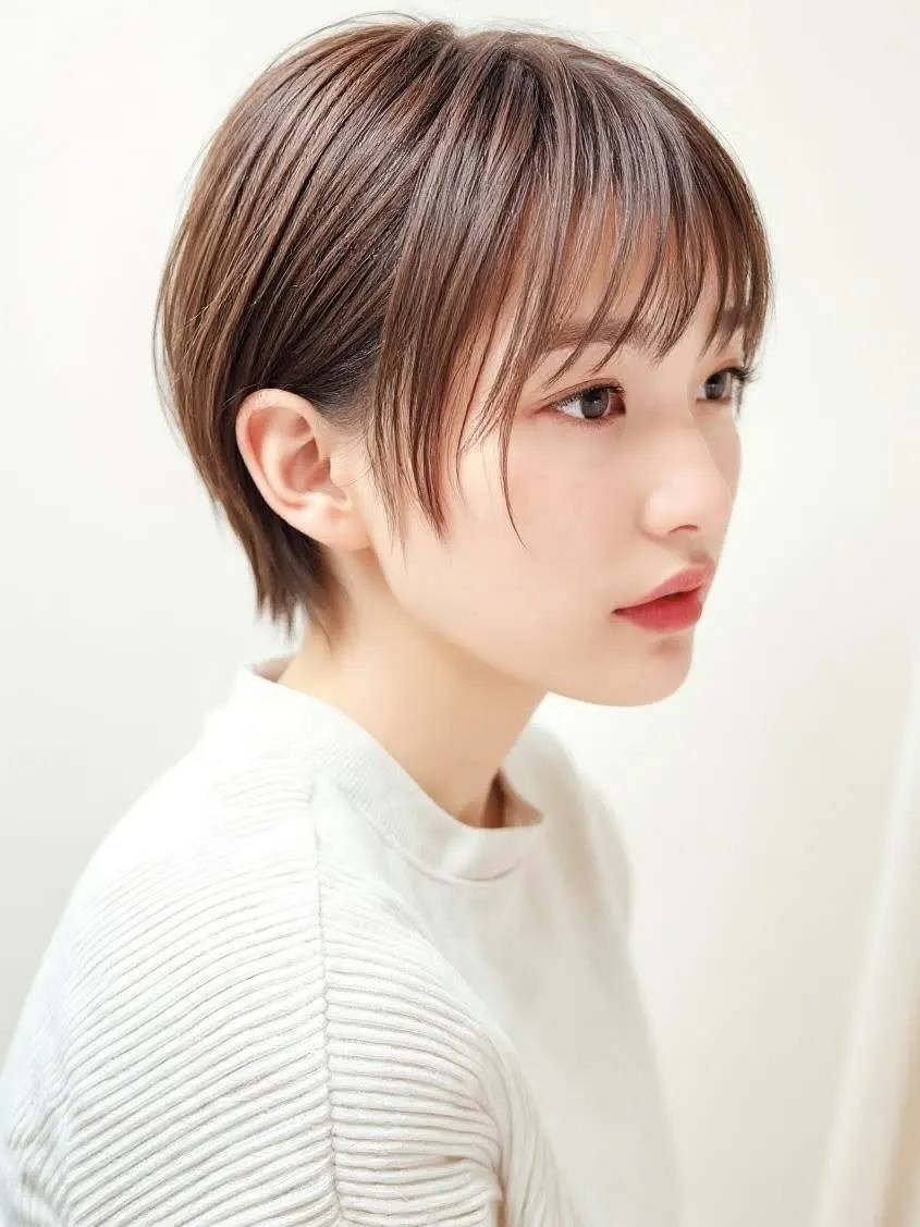 ミントベージュ