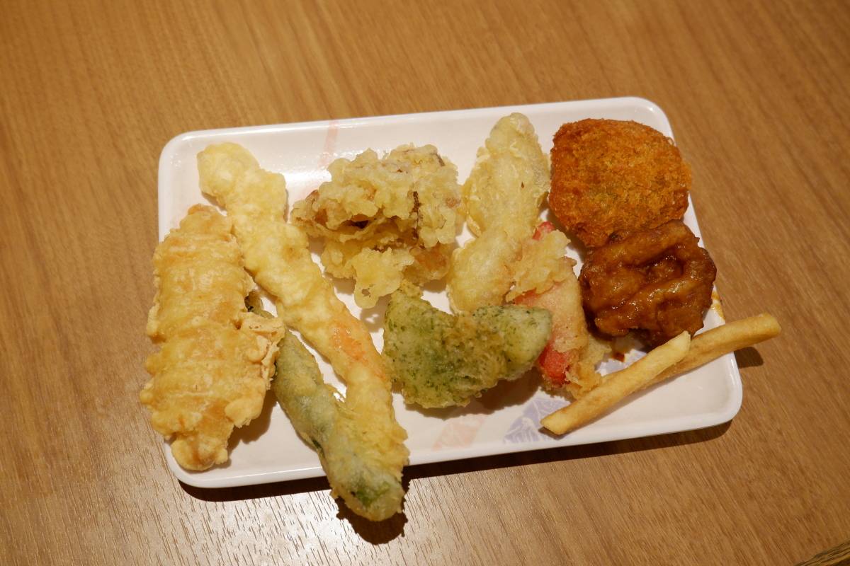 天ぷら７種とおかず３種