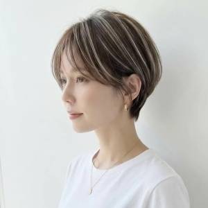 白髪を活かせる！大人世代におすすめのヘアカラー5選〜2026年秋〜