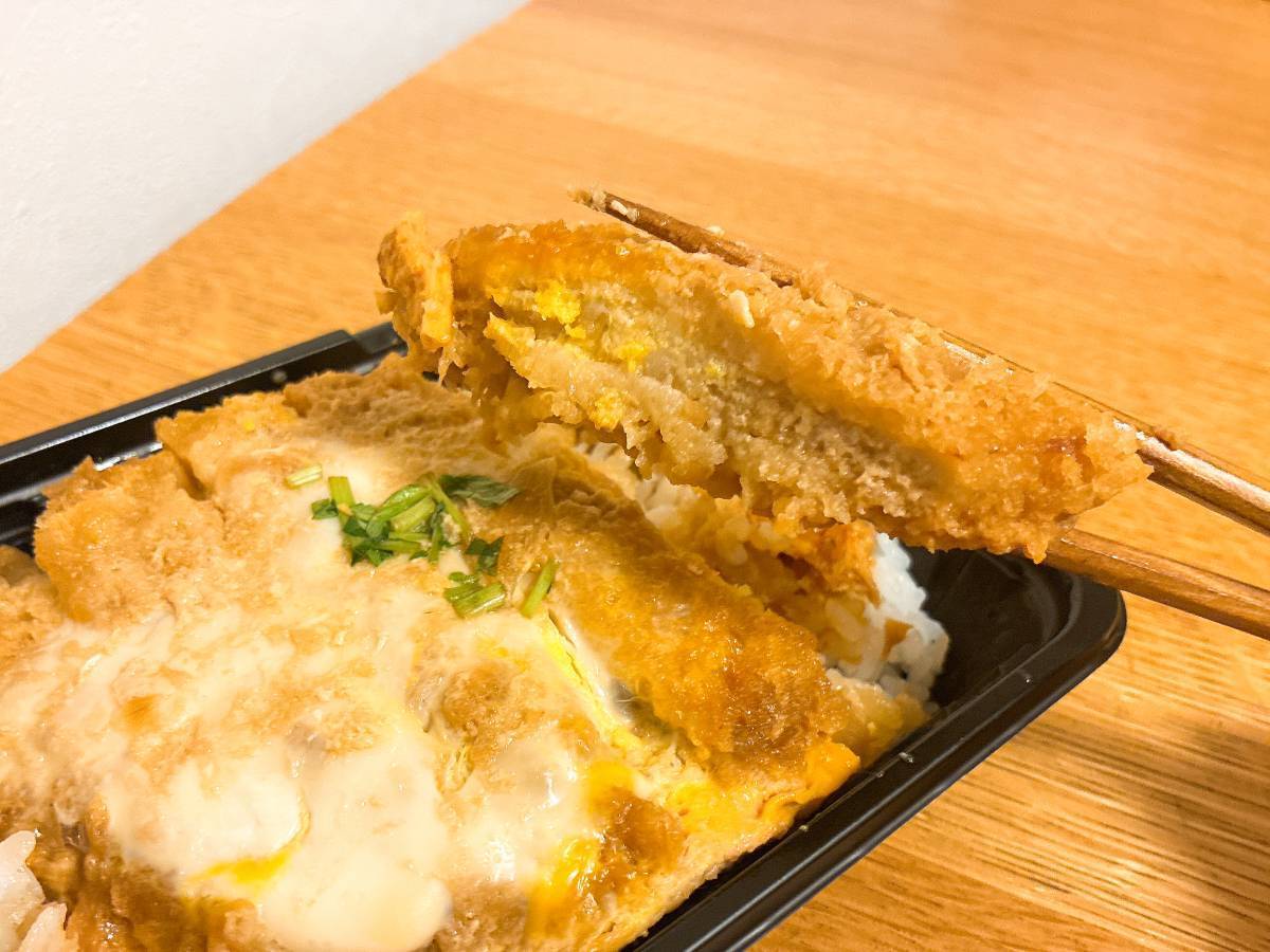 オーケー：ロースかつ重(カナダ産三元豚使用)