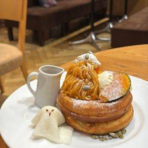 かぼちゃクリームが濃厚♡おしゃれカフェのハロウィン限定パンケーキ