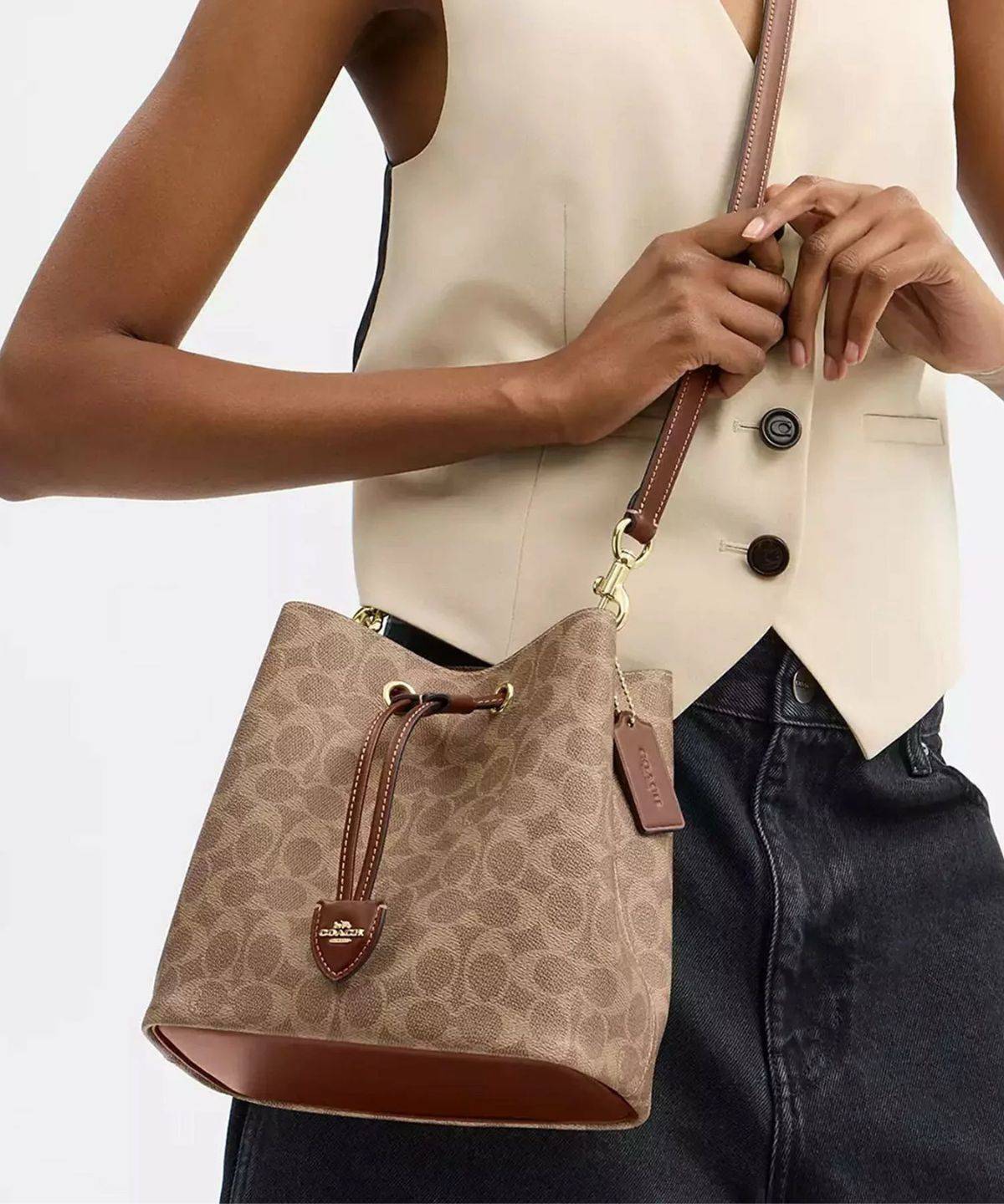 COACH OUTLET ローアン バケット バッグ・シグネチャー キャンバス