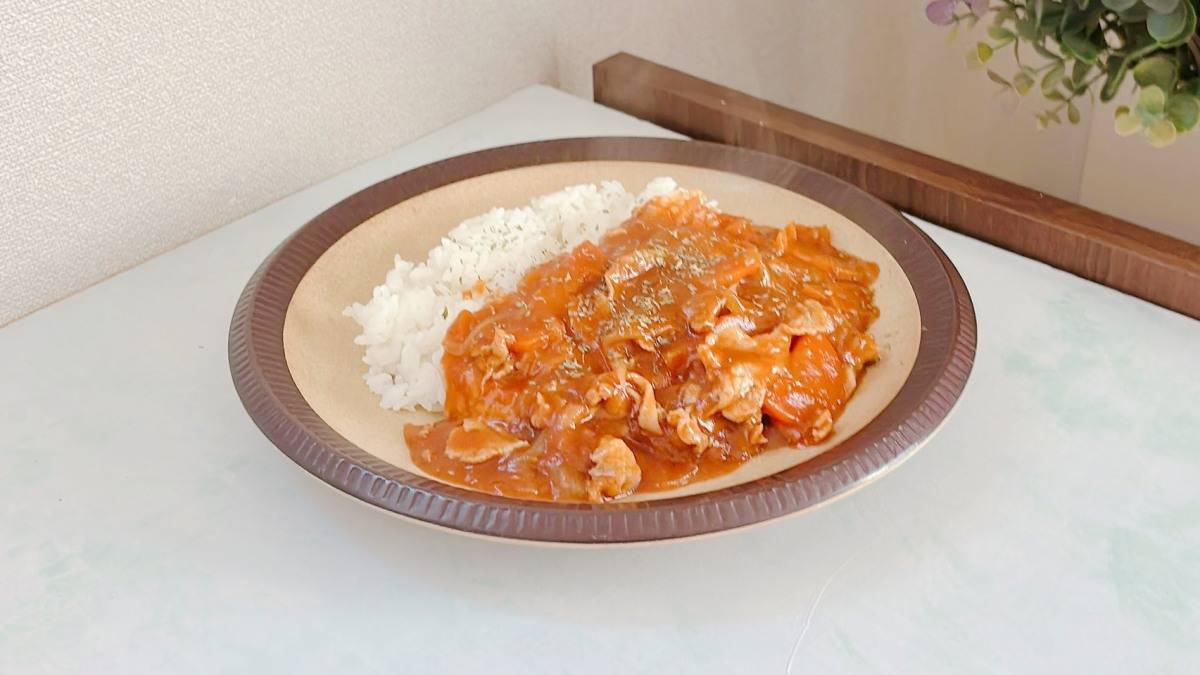 完熟トマトの風味が豊かな 本格ハヤシライスソース