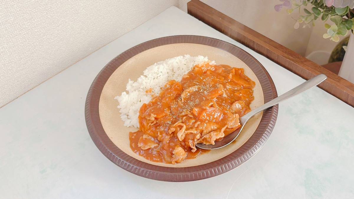 完熟トマトの風味が豊かな 本格ハヤシライスソース