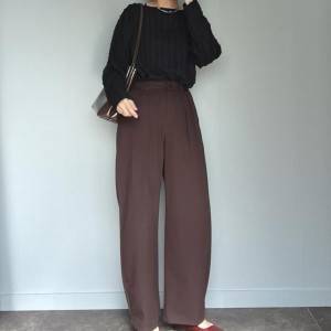 【2026年10月】50代は、マネして……。垢抜ける秋のワイドパンツコーデ5選