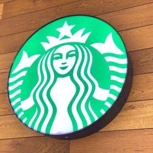 【スタバ】「絶対美味しいやつ」「リピ確定」ハロウィンシーズンにぴったりな新作ドリンクが発売中だよ！