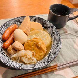 涼しくなったらおでんの出番♪お鍋に入れるだけの「だしパック」が便利